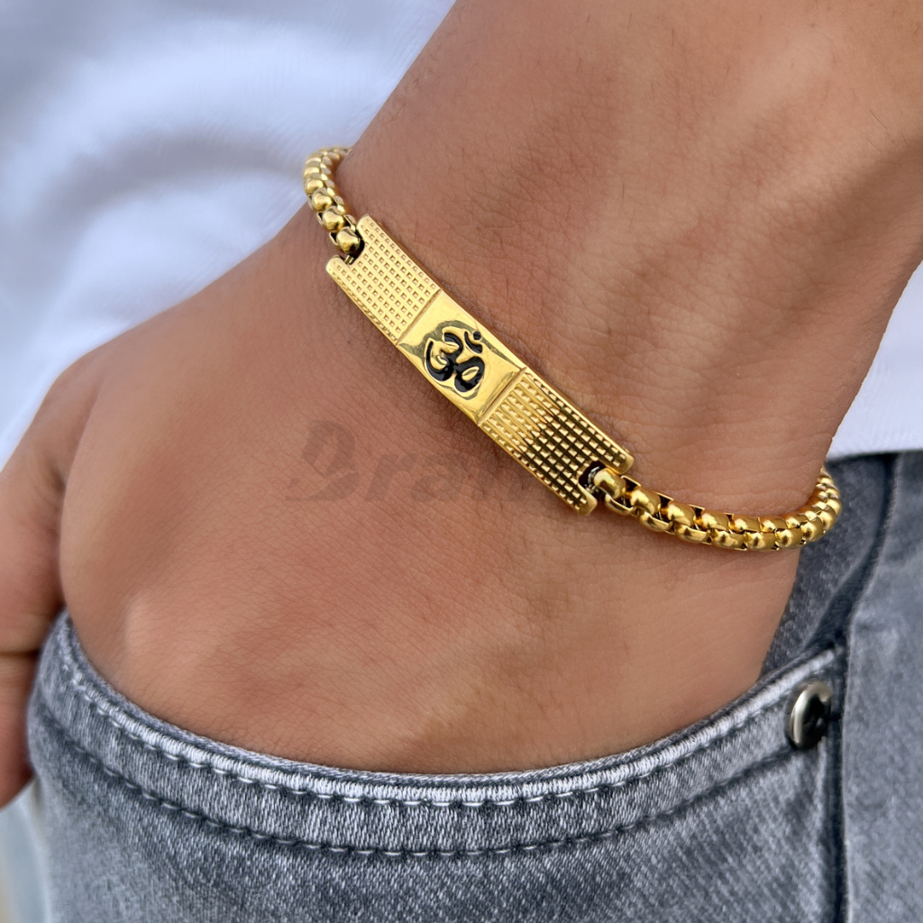 Curb Chain Angular Link Bracelet in 18K Yellow Gold, 8.7mm | David Yurman